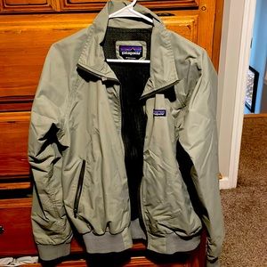 Patagonia men’s zip up wind breaker jacket grey